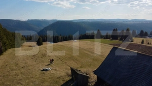 in EXCLUSIVITATE - Teren de vânzare cu priveliște spectaculoasă – Râșca