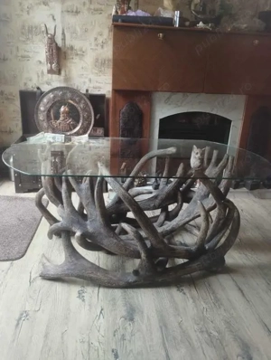 Măsuță de cafea tip trofeu lopătar 