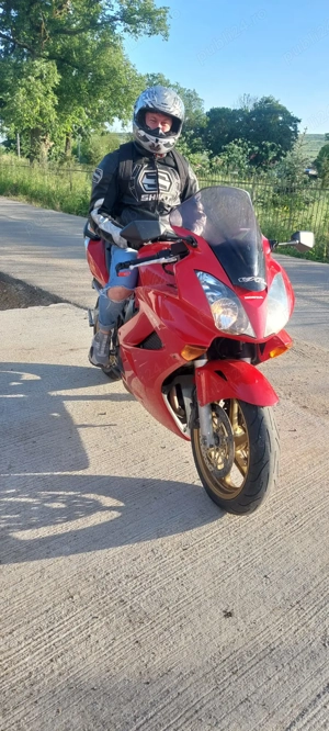 Se vinde Honda vfr 800 vtec