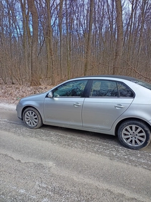 Vw Jetta an 2006, motor 1896cmc diesel, volan dreapta  - imagine 3