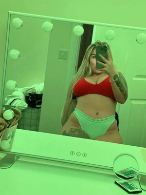 citeste anuntul servici full te aștept ..party . show web și mici fantezi .poze reale . te aștept.