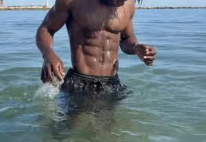 Nou în oras accept cuplu femeie singură,deplasari ,party