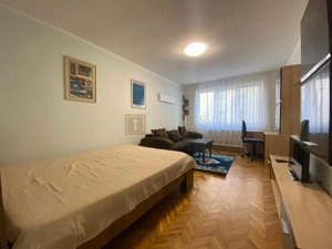 2 dormitoare, centrala proprie, bucatarie inchisa. Piața Libertatii. - imagine 11