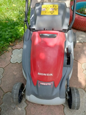 masina de tuns iarba Honda electrica