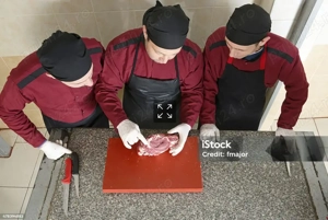 Angajam personal abator-spata porc, scolarizare Brasov - imagine 2