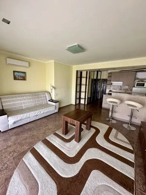 Garsonieră de închiriat   Titan