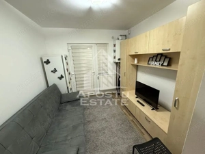 Garsoniera, decomandata, zona Lipovei