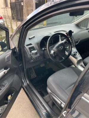 Toyota auris hybrid cu gaz - imagine 2