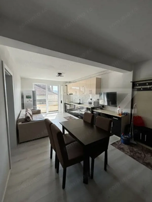 APARTAMENT CU 2 CAMERE, ETAJ 2, ZONA GARII - imagine 3