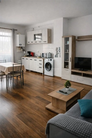 Apartament mobilat BLOC NOU, etaj intermediar, incalzire in pardoseala, loc de parcare