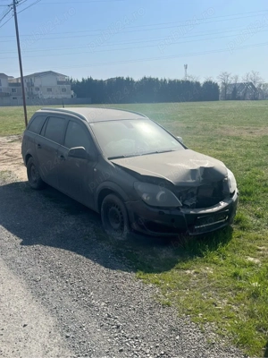 Opel Astra 2010 1.7 cdti Avariat - imagine 2