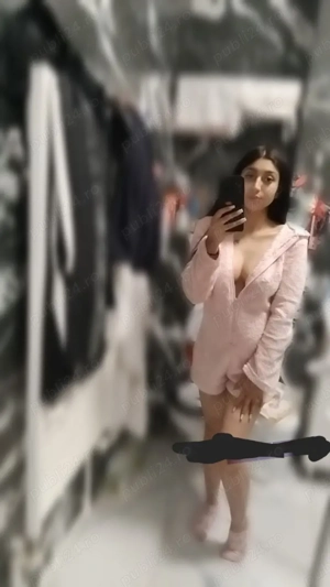 Draguta si senzuală   