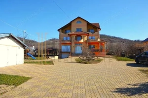 Vanzare Vila spactaculoasa cu teren generos in Targoviste - Aninoasa. - imagine 4