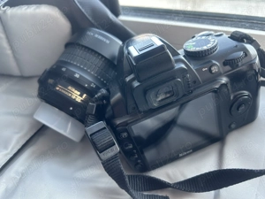 DSLR Nikon D3000 + obiectiv Nikon AF-S DX