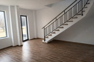 Vilă modernă 5 camere | Corbeanca   Ostratu | Curte proprie | Liniște aproape de București - imagine 3