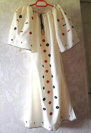 Ie (rochiță) tradițională 