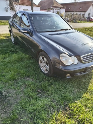 Mercedes Benz C200 - imagine 5