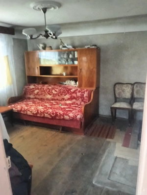 Vând casă cu teren