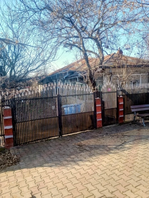 Vând, schimb casă la curte