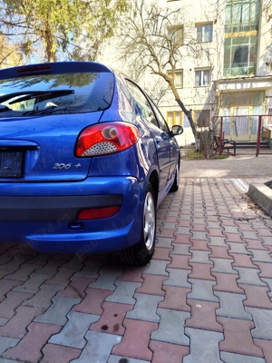Peugeot 206+,fab 2011, euro 5, motor 1, 1 benzina  - imagine 8