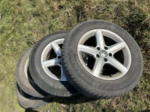 Set de patru anvelope de iarnă cu genți cu tot 215 65 R16 preț 1550 lei - imagine 3