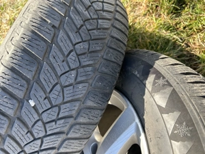 Set de patru anvelope de iarnă cu genți cu tot 215 65 R16 preț 1550 lei