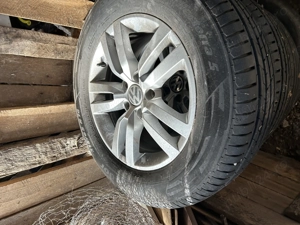 Patru genți cu anvelope de vară 215 65 R16 preț 1550 lei negociabil  - imagine 4
