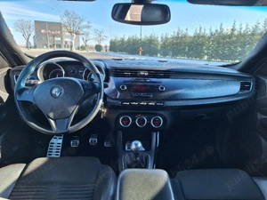 Vând Alfa Romeo Giulietta 