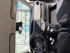Toyota Yaris 1.5 Hybrid  - imagine 5