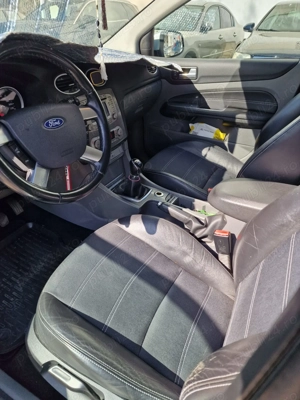 Ford Focus 2009 1.6 benzină  - imagine 5