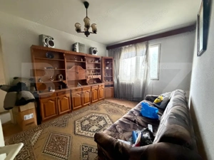 Apartament cu 3 camere, 48,91 mp, de renovat, zona Micro 3  - imagine 2