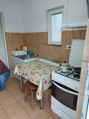 Proprietar, inchiriez apartament 1 camera la casa - imagine 9