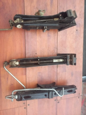 Cric auto volvo - imagine 4