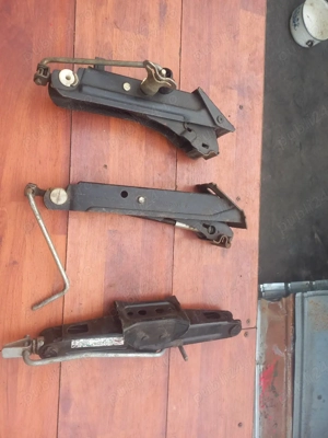 Cric auto volvo - imagine 5