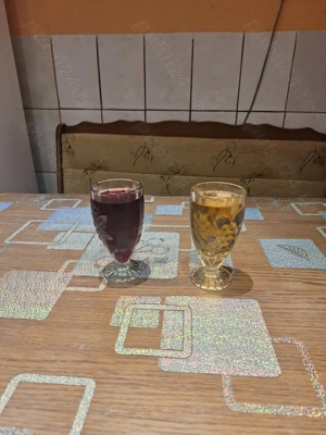 Vin Alb și Roșu de Casă.