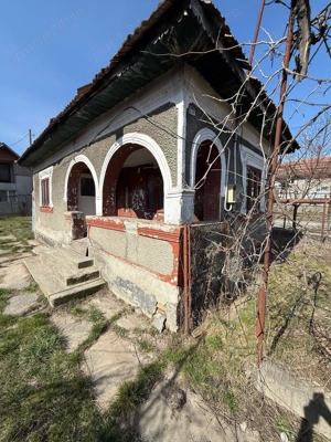 Vând casa cu dependinte - imagine 2