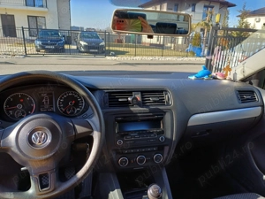 Volkswagen Jetta 1.6 TDI manuala  5+1 - imagine 3