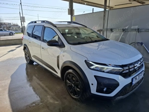 Dacia Jogger 2023, 7 locuri, garantie si service pana in 2028