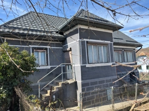 PF vand casa in loc. Moldovenesti, teren 1053mp