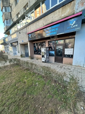 Inchiriez spațiu comercial