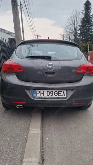 opel astra j 2011 - imagine 3