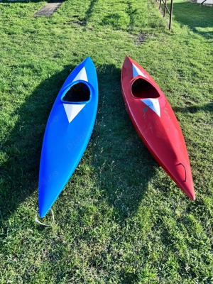 Vând 2 caiace din fibră de sticlă 400 cm x 60 cm