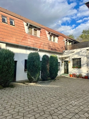 Apartament în zona Centrala, et.1, curte privata.