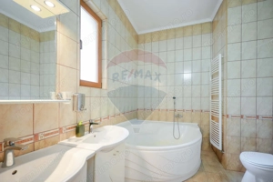 Casă cu 7 camere de vânzare în zona Ultracentrală - imagine 11