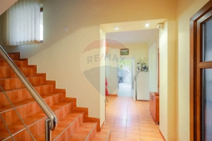 Casă cu 7 camere de vânzare în zona Ultracentrală - imagine 9