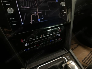 Volkswagen Passat - imagine 19