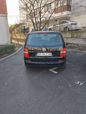 Vând urgent Volkswagen Touran  - imagine 2