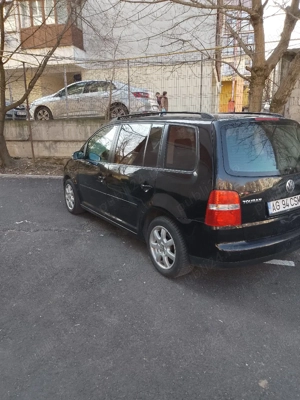 Vând urgent Volkswagen Touran  - imagine 5