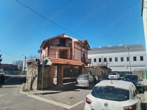 Vilă 450 mp cu 5 apartamente și intrări separate   ideal investiție - imagine 2