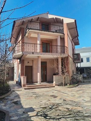 Vilă 450 mp cu 5 apartamente și intrări separate   ideal investiție - imagine 4